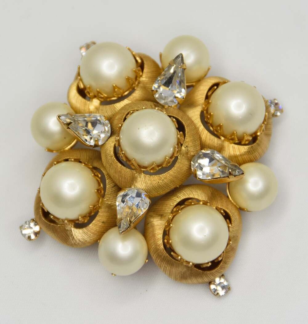 Vintage Hattie Carnegie Large Rhinestone Faux Pearl Brooch Signed
